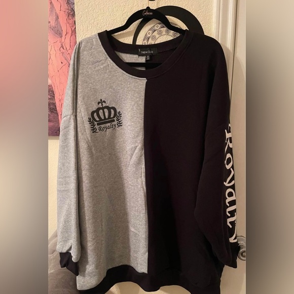 Tops - Plus Size Women’s gray & black sweatshirt size 3X New